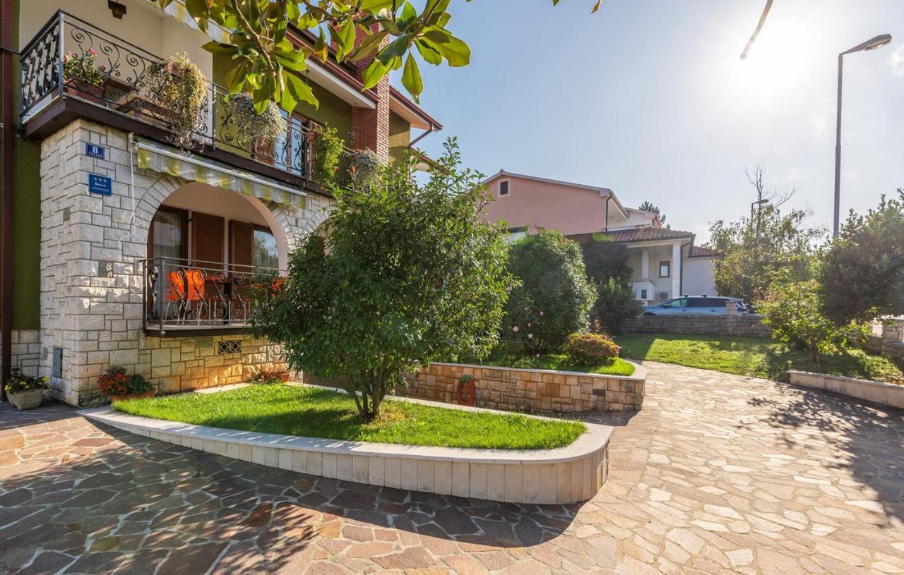 Apartment Complex Silvana Пореч Номер фото